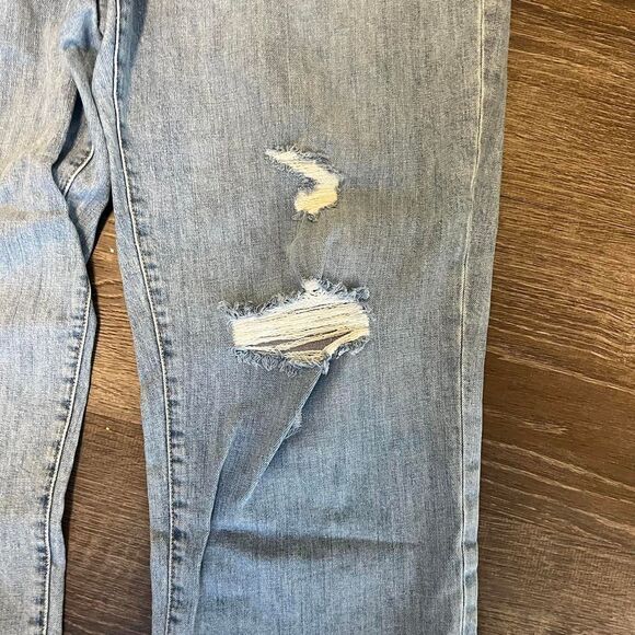 Universal Thread Women's Jeans - Picture 2 of 7